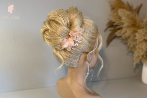 Magas konty esküvőkre